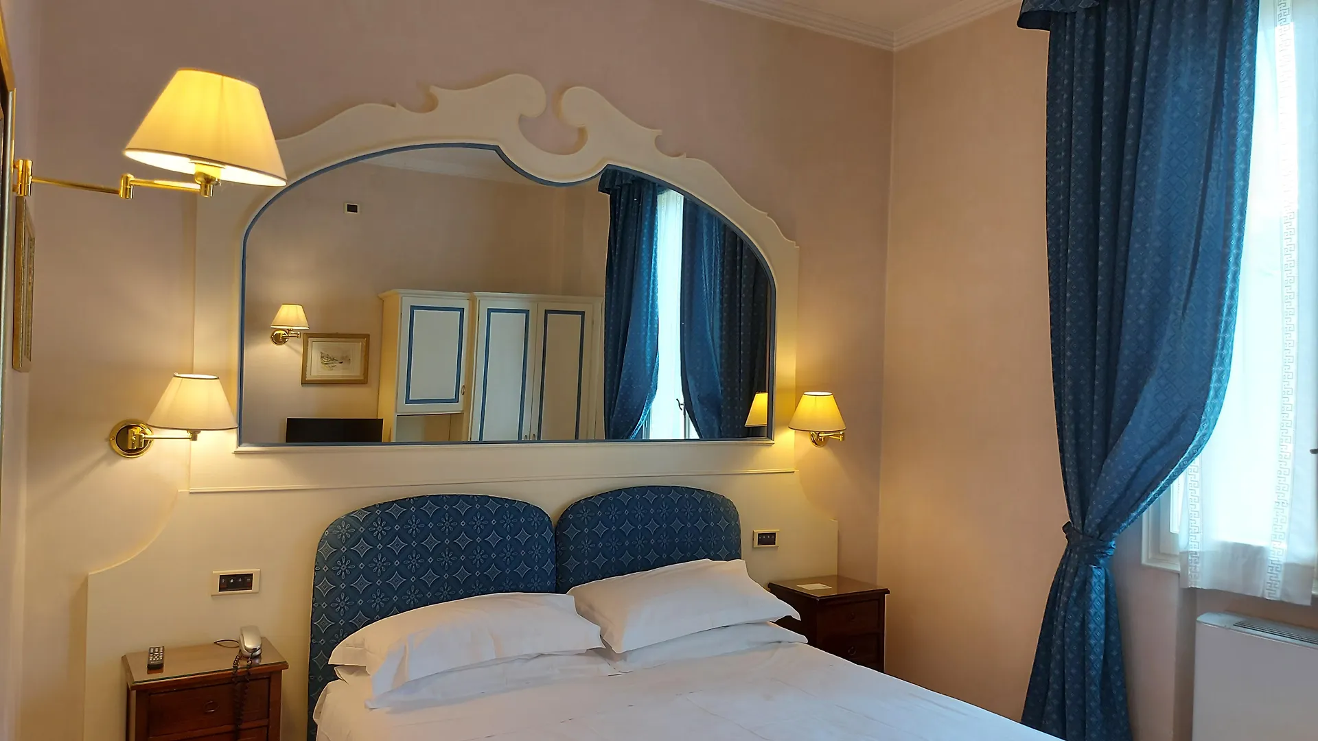 PHI Hotel Canalgrande Modena Italië