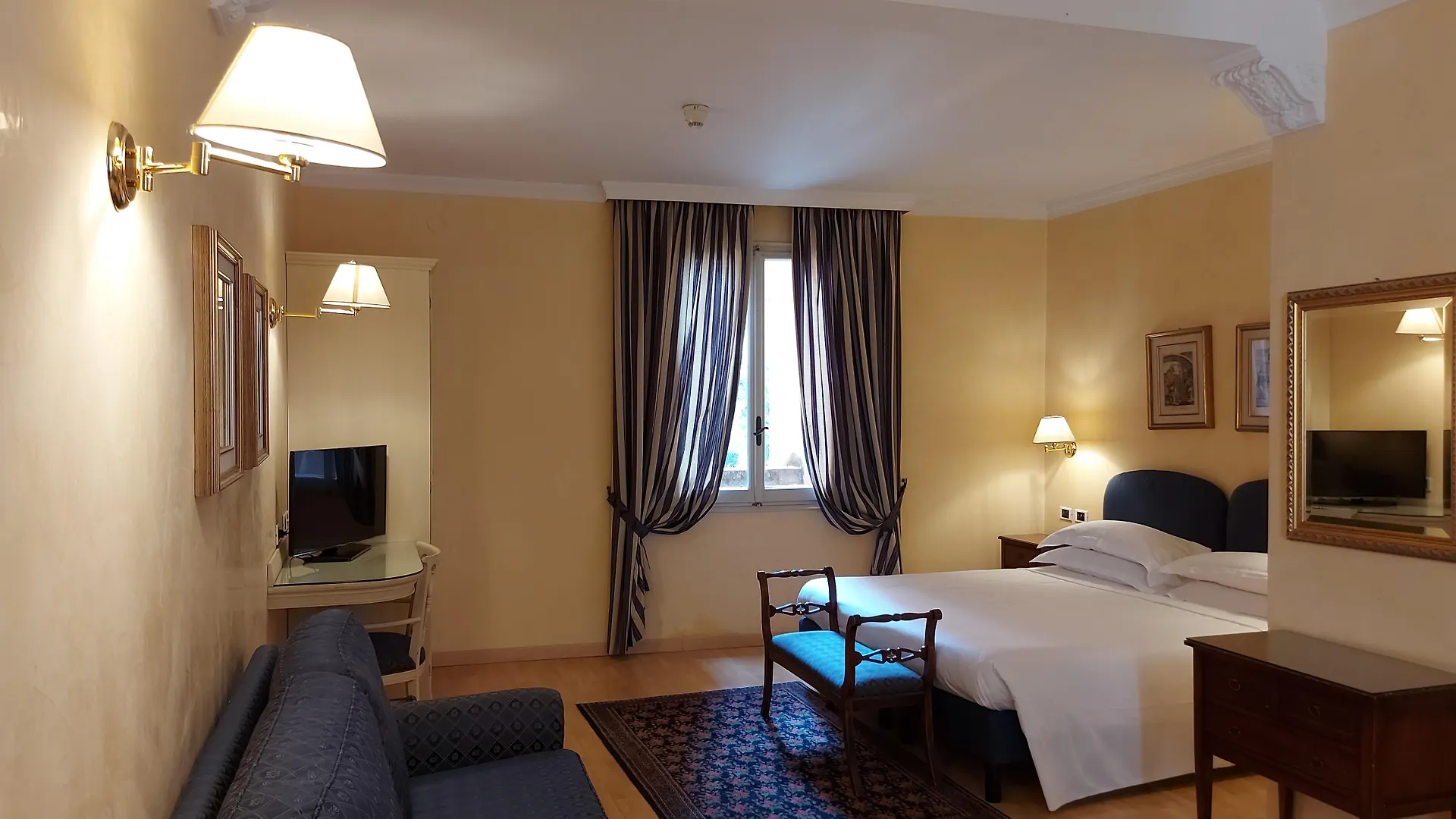 Phi Hotel Canalgrande Modena 4*,
